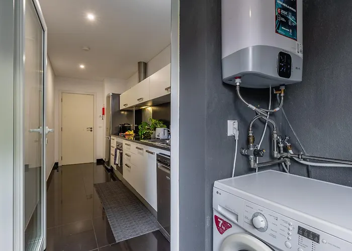 Kaizen & Pool Funchal (Madeira)