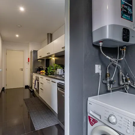 Kaizen & Pool Funchal